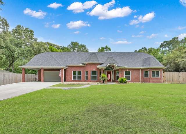 Property at 1807 Carriage Hills Blvd, Conroe, TX 77384, 4 beds, 2 baths