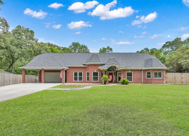Property at 1807 Carriage Hills Blvd, Conroe, TX 77384, 4 beds, 2 baths