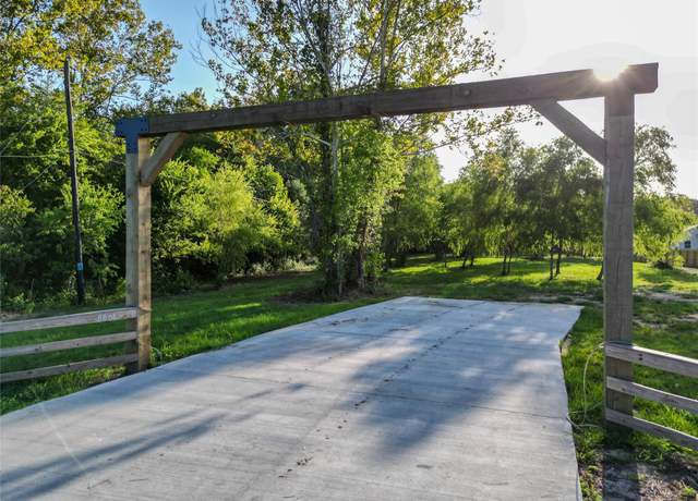 Property at 8008 Fm S 646, Santa Fe, TX 77510