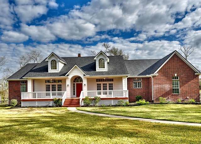 Property at 201 Heritage Trl N, Bellville, TX 77418, 3 beds, 2.5 baths