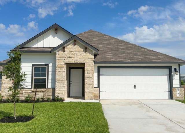 Property at 912 Legrand St, Brenham, TX 77833, 3 beds, 2 baths