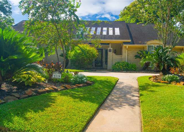 Property at 4114 Plumtree Ln, Seabrook, TX 77586, 3 beds, 2.5 baths