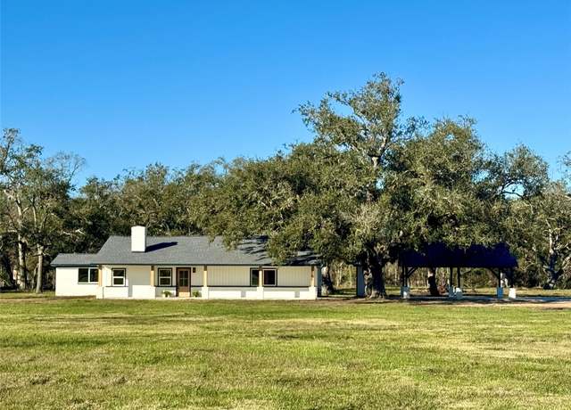 Property at 1710 County Road 32, Angleton, TX 77515, 3 beds, 2 baths