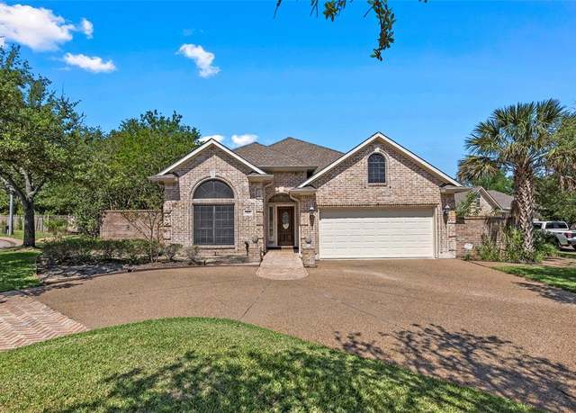 Property at 926 Grand Oaks Cir, College Station, TX 77840, 3 beds, 3 baths