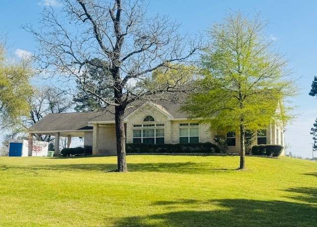Property at 7 Autumn Way, Huntsville, TX 77320, 3 beds, 2 baths