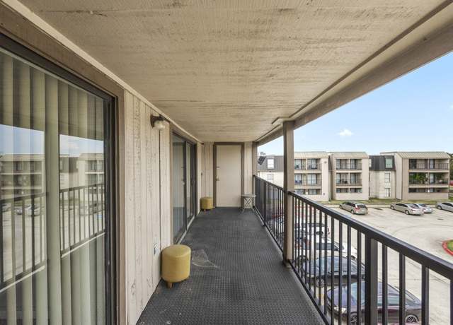 Property at 206 Plaza Verde Dr Unit D35, Houston, TX 77038, 2 beds, 2 baths
