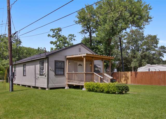 Property at 805 28 1/2, San Leon, TX 77539, 3 beds, 2 baths