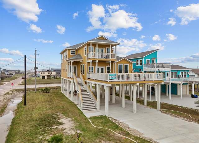 Property at 1018 Seashell Dr, Surfside Beach, TX 77541, 4 beds, 3.5 baths