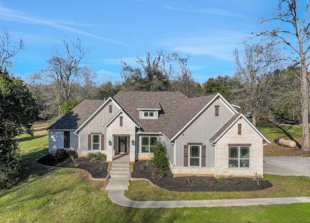 Property at 340 Pine Dr, Coldspring, TX 77331, 3 beds, 2.5 baths