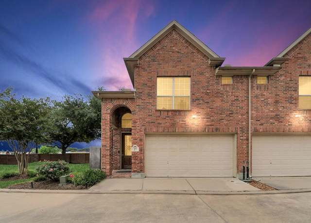 Property at 6222 Skyline Dr #27, Houston, TX 77057, 3 beds, 2.5 baths
