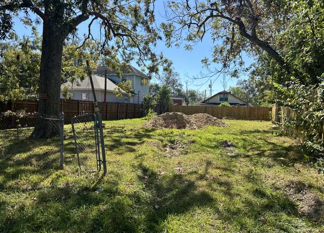 Property at 103 E Lobit St, Baytown, TX 77520