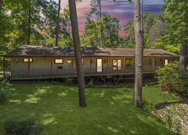 Property at 114 Hillendale Dr, Livingston, TX 77351, 4 beds, 2 baths