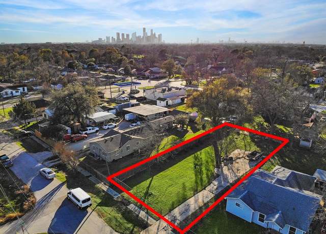 Property at 3705 Love St, Houston, TX 77026