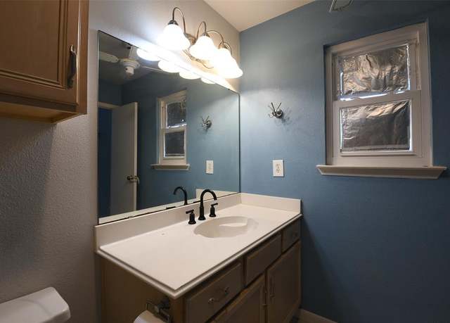 Property at 7521 Beaudelaire Cir, Galveston, TX 77551, 3 beds, 2.5 baths