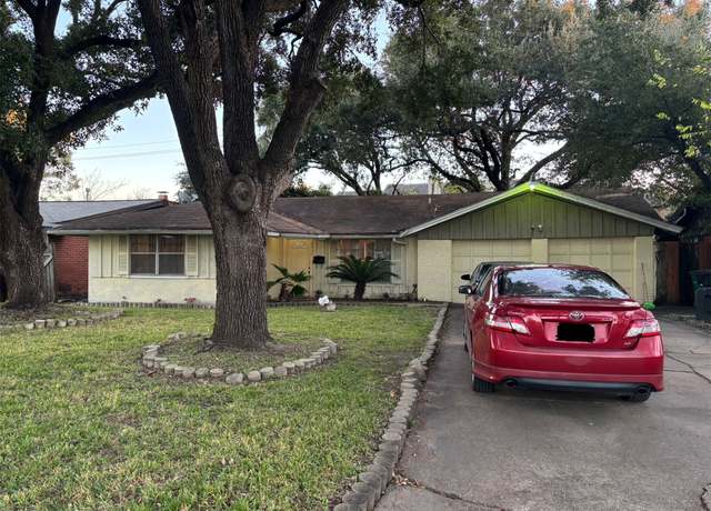 Property at 8935 Altamont Dr, Houston, TX 77074, 3 beds, 2 baths