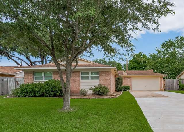 Property at 308 Virginia Ln, Friendswood, TX 77546, 4 beds, 3 baths