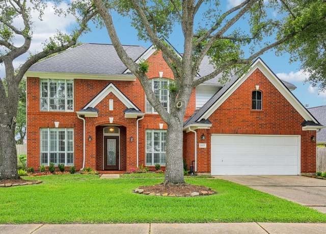 Property at 2122 Crimson Lake Ln, League City, TX 77573, 4 beds, 2.5 baths