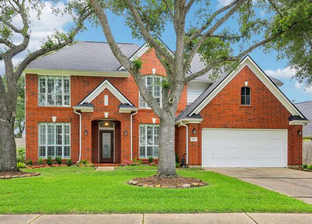 Property at 2122 Crimson Lake Ln, League City, TX 77573, 4 beds, 2.5 baths