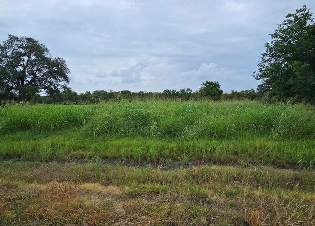 Property at 382 Pony Trl, Angleton, TX 77515