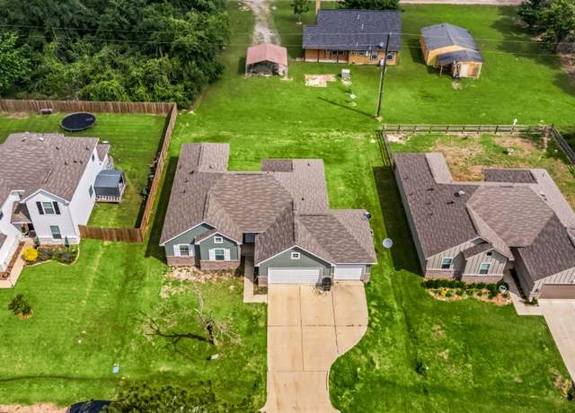 Property at 26579 Pin Oak Dr, Hempstead, TX 77445, 3 beds, 2 baths