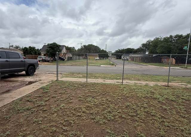 Property at 2102 Avenue L, Lubbock, TX 79411