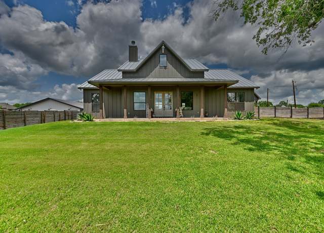 Property at 1512 W State Highway 159 Hwy, Bellville, TX 77418, 3 beds, 2.5 baths