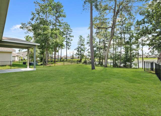 Property at 461 Shoreview Dr, Conroe, TX 77303, 4 beds, 2.5 baths