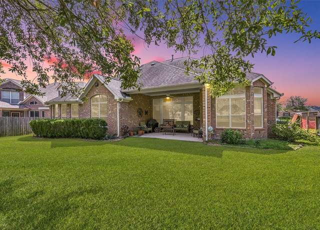 Property at 10719 Winding Green Dr, Humble, TX 77338, 3 beds, 2.5 baths