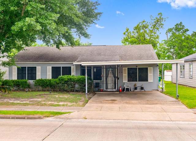 Property at 4914 Airport Blvd, Houston, TX 77048, 3 beds, 1 bath