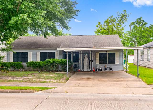 Property at 4914 Airport Blvd, Houston, TX 77048, 3 beds, 1 bath