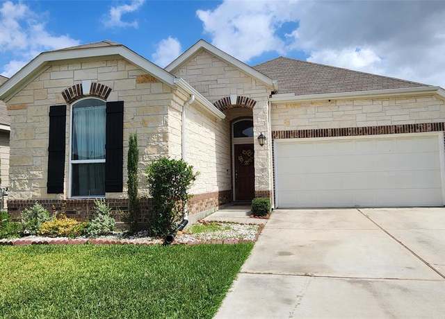 Property at 2606 Oakwood Bluff Trl, Houston, TX 77038, 3 beds, 2 baths