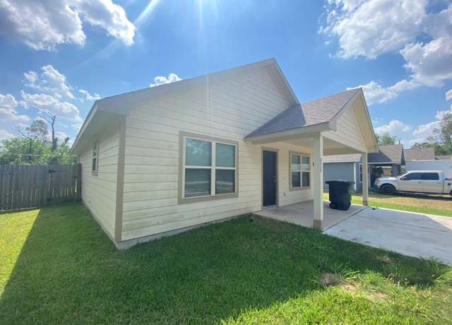 Property at 8046 Parker Rd, Houston, TX 77078, 6 beds, 2 baths