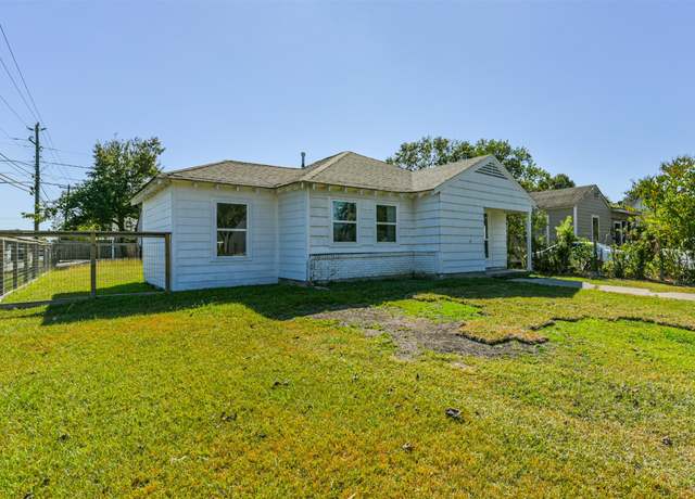 Property at 7546 Greendowns St, Houston, TX 77087, 4 beds, 1 bath