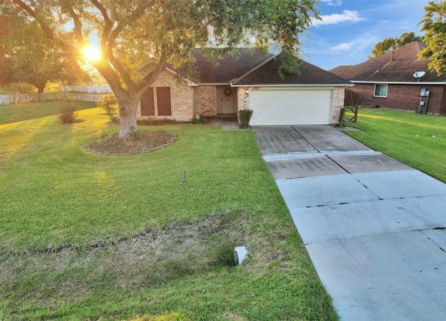 Property at 2320 Caroline St, Dickinson, TX 77539, 2 beds, 2 baths