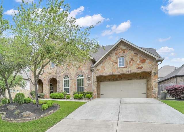 Property at 1915 Graystone Hills Dr, Conroe, TX 77304, 4 beds, 3.5 baths