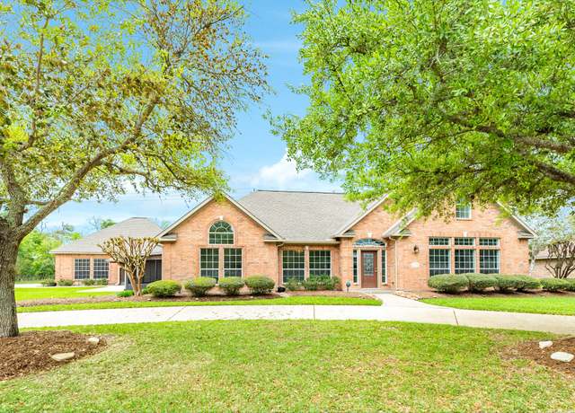 Property at 1008 Mockingbird Ln, Richwood, TX 77531, 4 beds, 3.5 baths