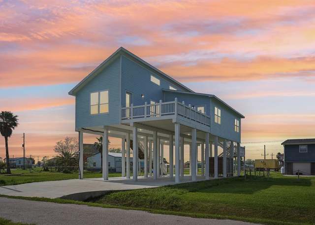 Property at 2115 Seahorse Ln, Port Bolivar, TX 77650, 3 beds, 2 baths