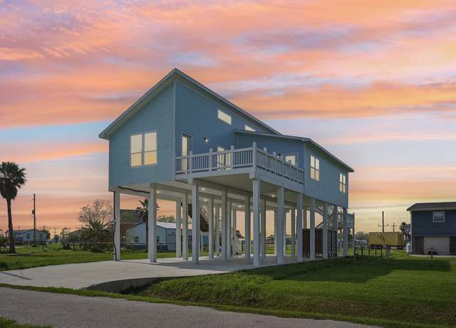 Property at 2115 Seahorse Ln, Port Bolivar, TX 77650, 3 beds, 2 baths
