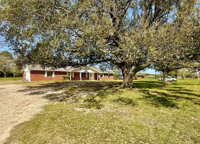 Property at 1045 Cook Rd, Winnie, TX 77665, 3 beds, 2 baths