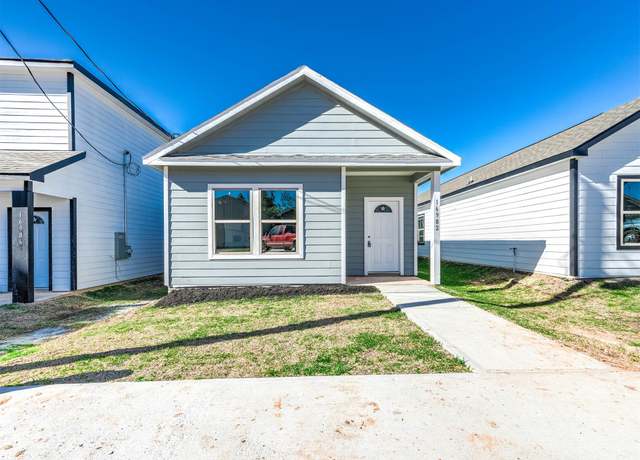 Property at 16982 W Hammon St, Montgomery, TX 77316, 3 beds, 2 baths