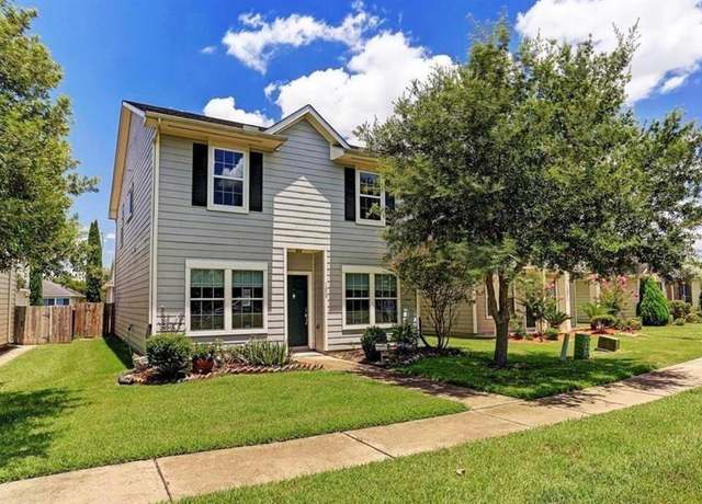 Property at 1609 Palcio Real Dr, Houston, TX 77047, 3 beds, 2.5 baths