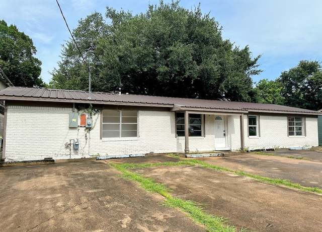 Property at 1713 Avenue M, Bay City, TX 77414, 3 beds, 3 baths
