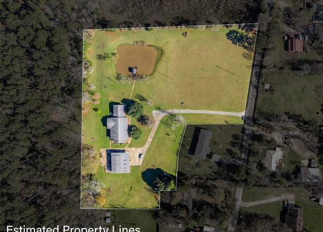 Property at 40 Roy Webb Rd, Huntsville, TX 77320, 4 beds, 3.5 baths