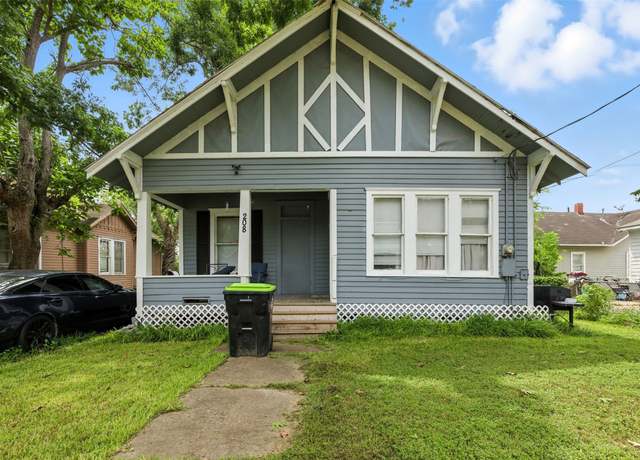 Property at 208 S Cloud St, Wharton, TX 77488, 2 beds, 1 bath
