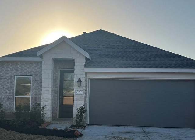 Property at 31718 Blossom Ln, Fulshear, TX 77423, 4 beds, 2 baths