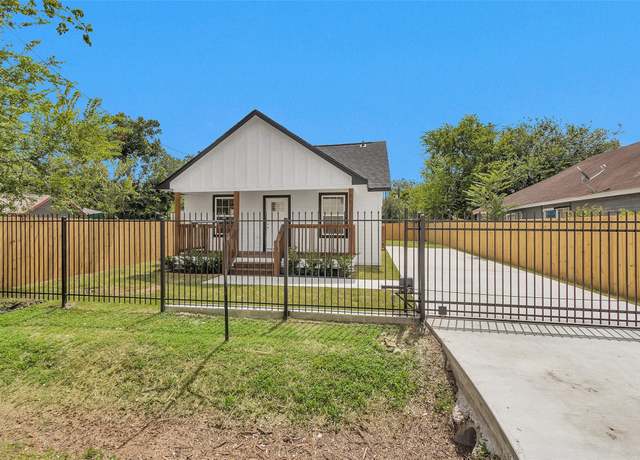 Property at 4412 Sayers St, Houston, TX 77026, 3 beds, 2 baths