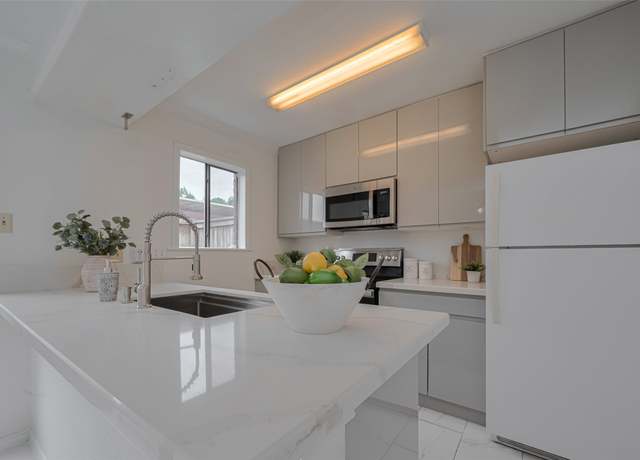 Property at 2120 Wilcrest Dr #106, Houston, TX 77042, 2 beds, 2.5 baths