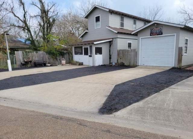 Property at 206 Cheeves Ave, Port Lavaca, TX 77979, 3 baths