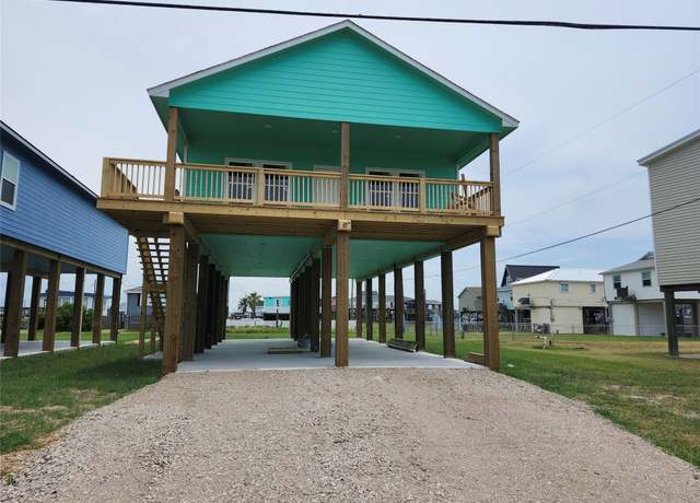 Property at 523 Thunder Rd, Surfside Beach, TX 77541, 3 beds, 3 baths