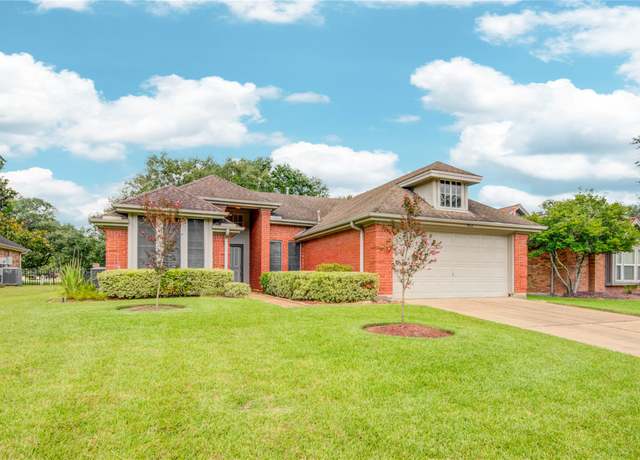 Property at 822 Maple Branch Ln, Pearland, TX 77584, 2 beds, 2 baths